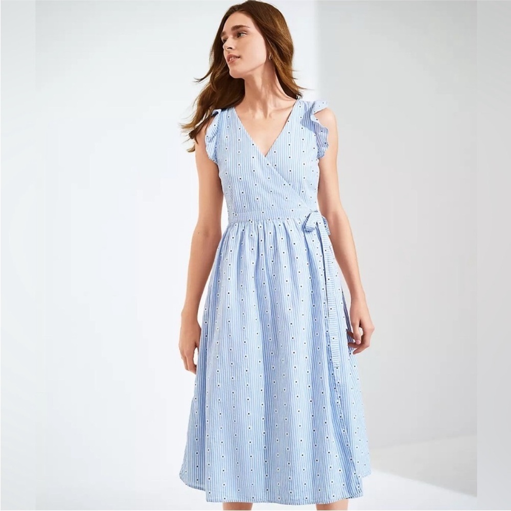 Loft Striped Daisy Embroidered Wrap Midi Dress Large Blue White Flutter Sleeve